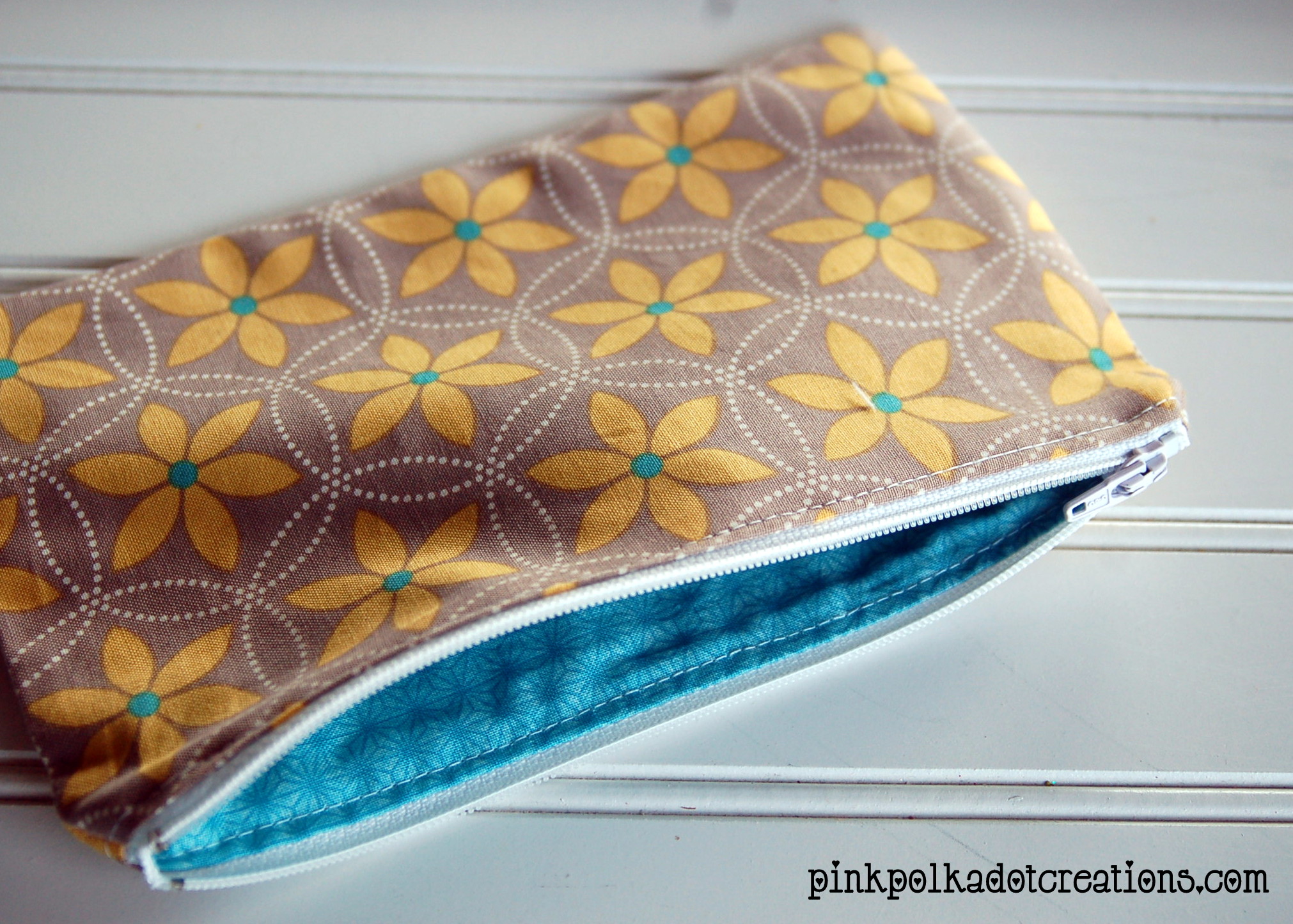 Zipper Pouch Tutorial With Lining, 15 Minutes Sewing Project