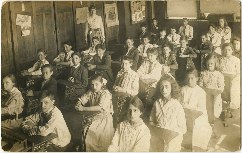 Old-Photo-Back-to-School-Children